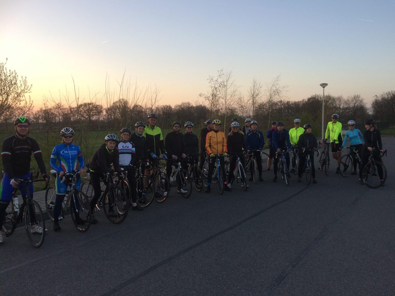 Clinic Start to Bike van start met 22 deelnemers